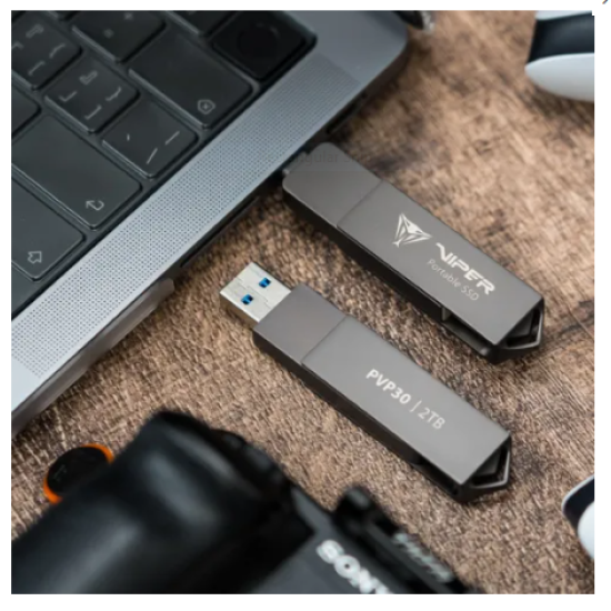 Patriot VIPER Gaming PVP30 512GB USB Type-A & Type-C Portable SSD