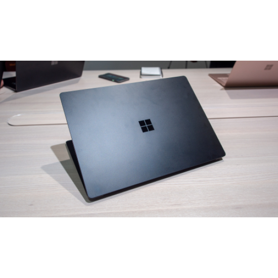 Microsoft Surface Laptop 4 i7 11th Gen ,8GB / 256GB SSD